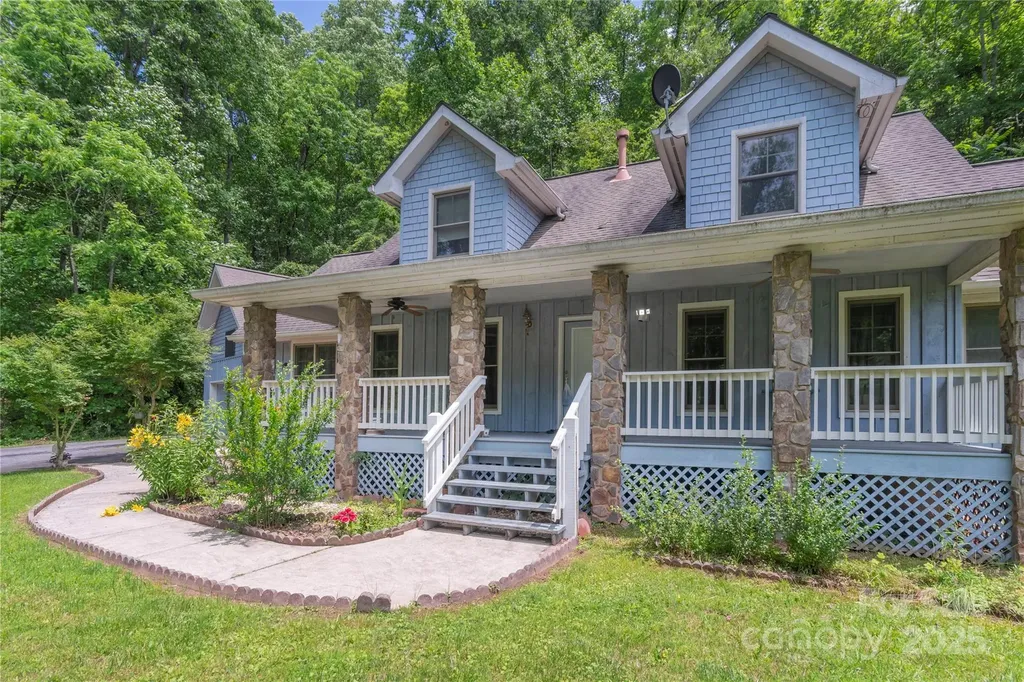 98 Choga Ridge Whittier NC 28789