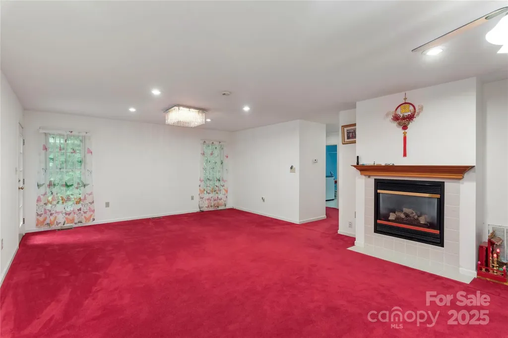 98 Choga Ridge Whittier NC 28789