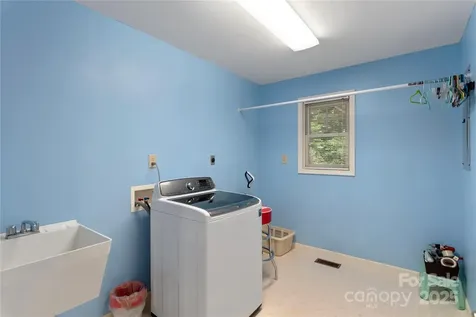 98 Choga Ridge Whittier NC 28789