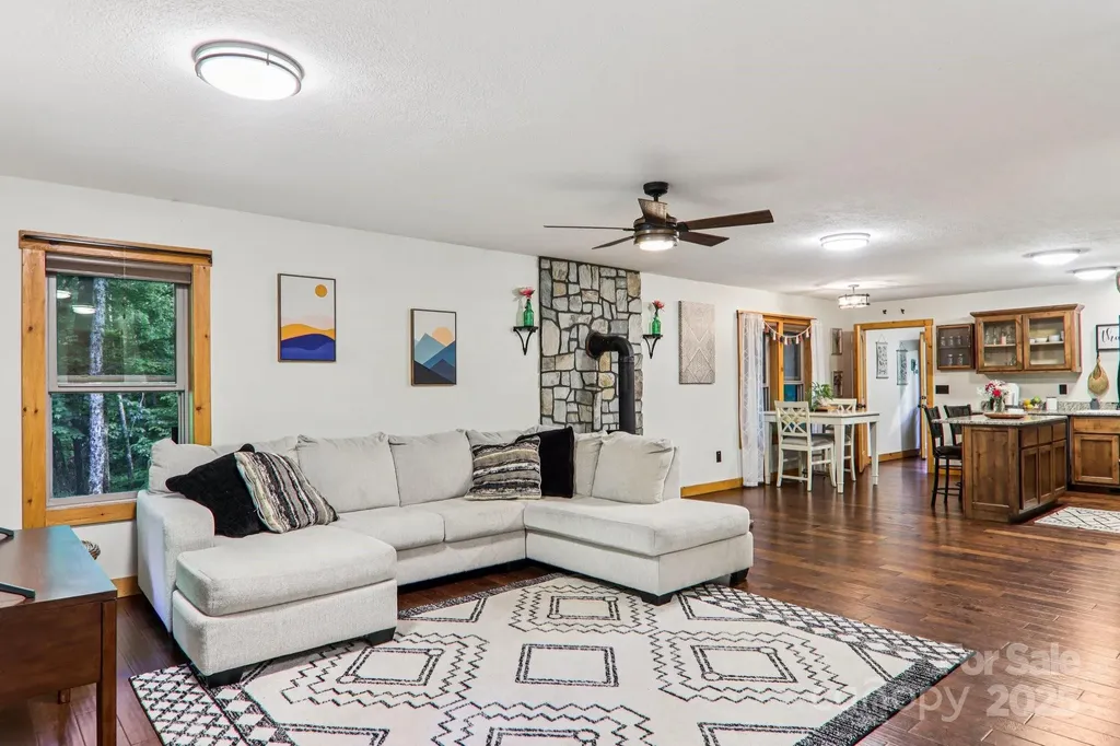 2171 Black Rock Road Cherokee NC 28719