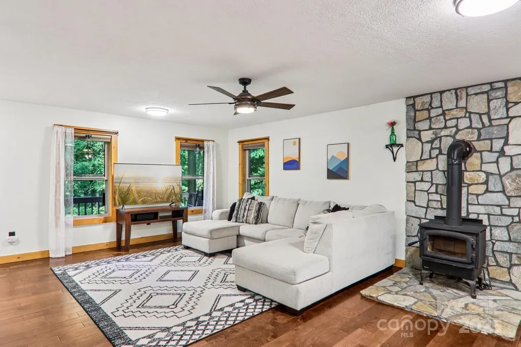 2171 Black Rock Road Cherokee NC 28719