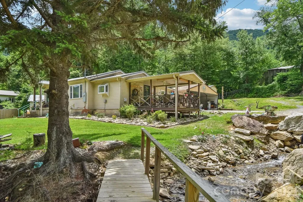 19 Lockman Road Maggie Valley NC 28751