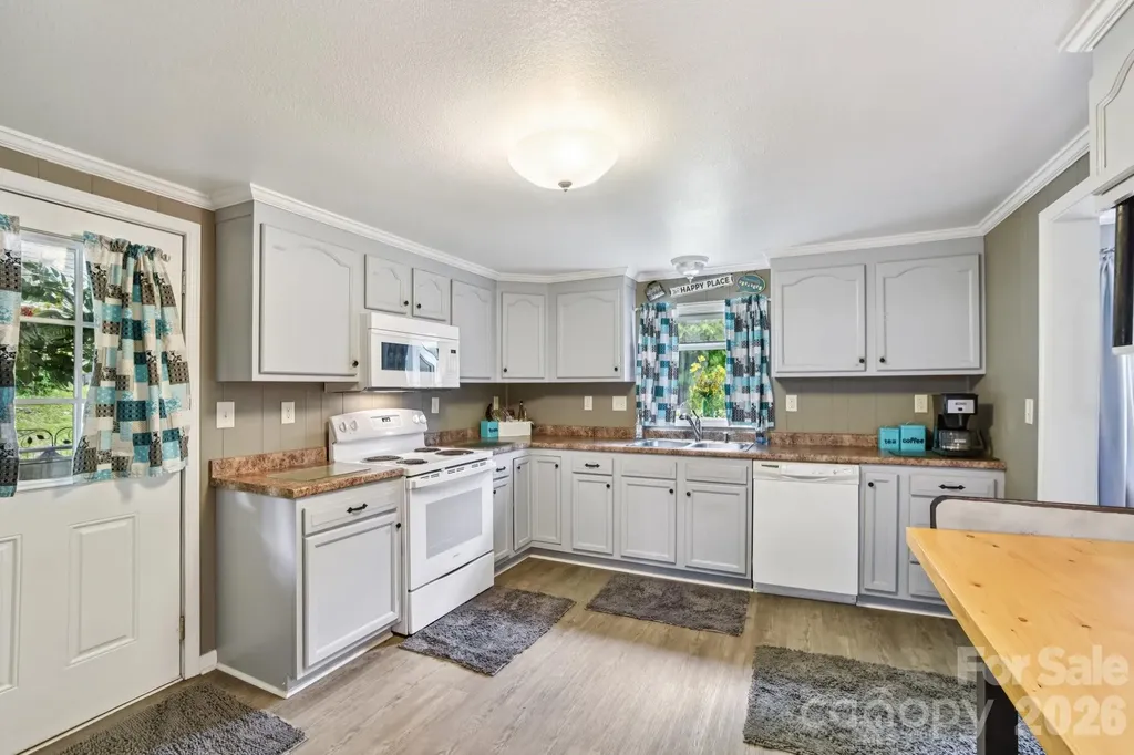 19 Lockman Road Maggie Valley NC 28751