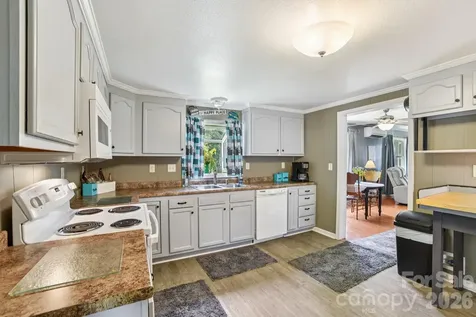 19 Lockman Road Maggie Valley NC 28751