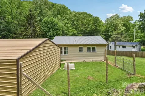 19 Lockman Road Maggie Valley NC 28751
