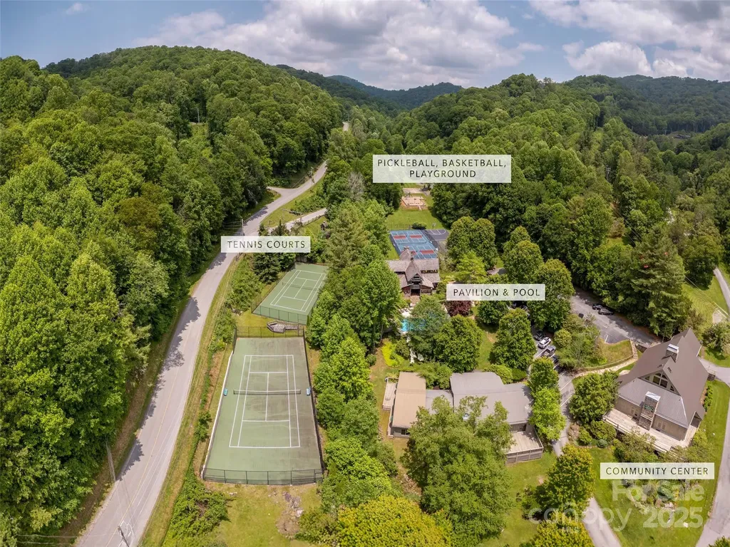 000 Tearshirt Lane Mars Hill NC 28754