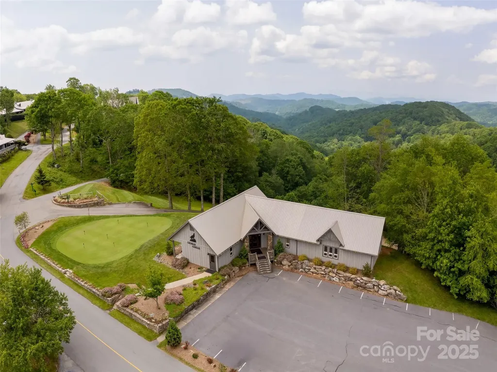 000 Tearshirt Lane Mars Hill NC 28754