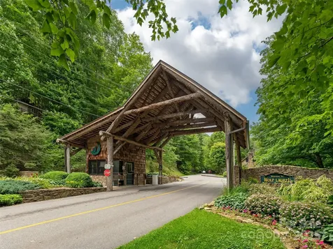 000 Tearshirt Lane Mars Hill NC 28754