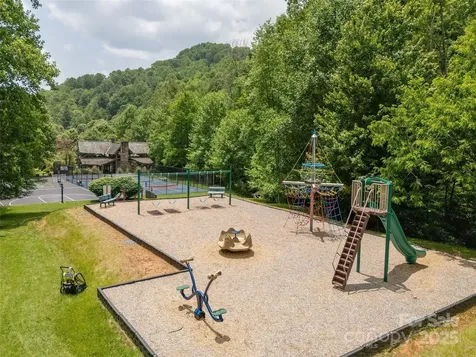 000 Tearshirt Lane Mars Hill NC 28754