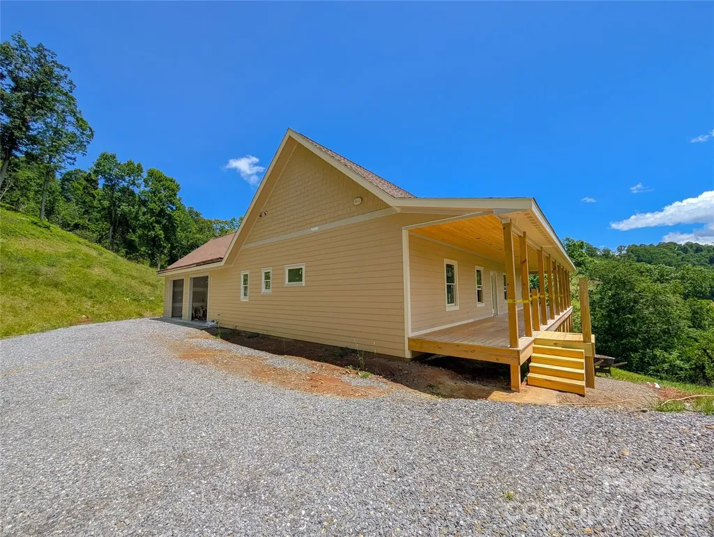 338 Majestic Mountain Drive Burnsville NC 28714