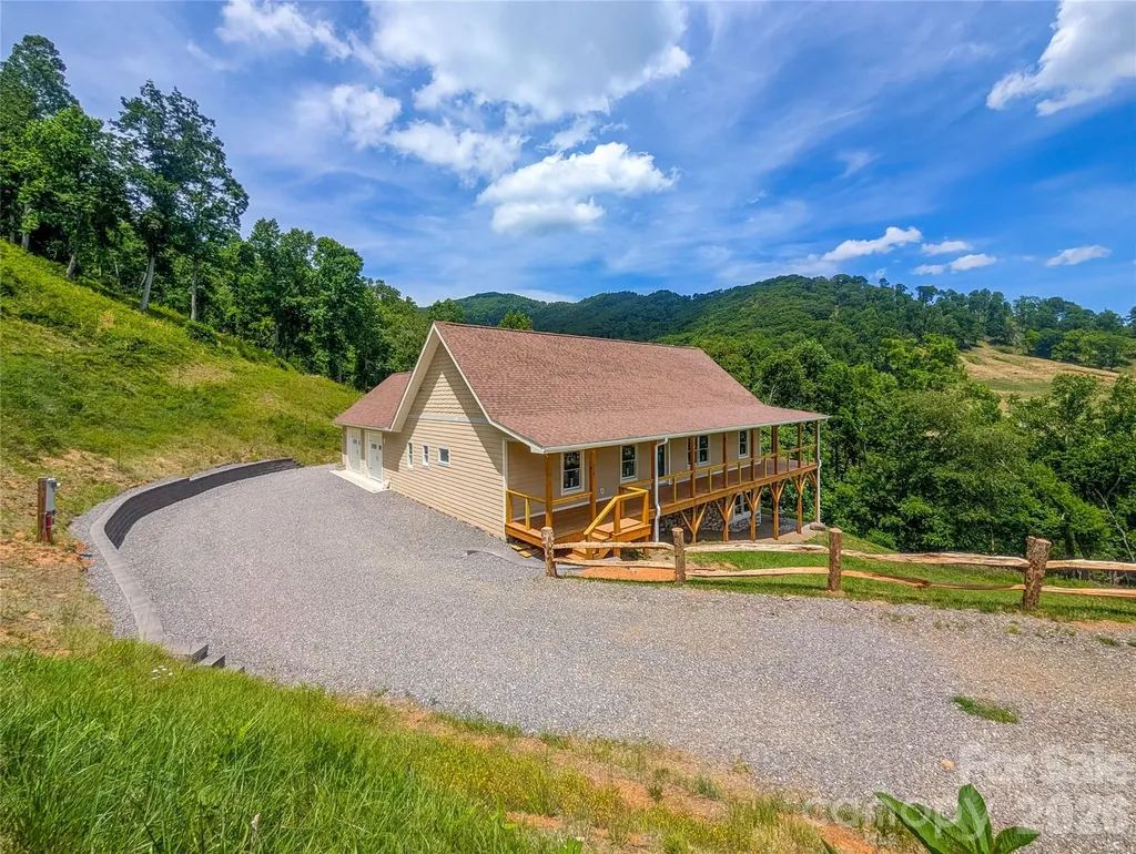338 Majestic Mountain Drive Burnsville NC 28714