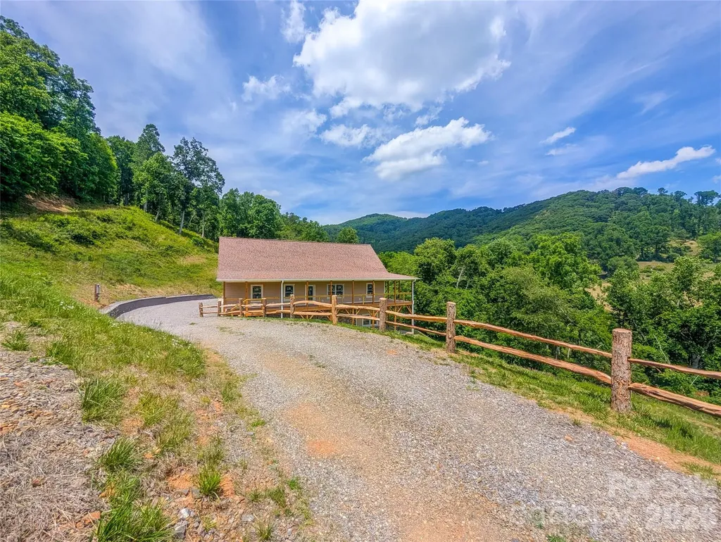 338 Majestic Mountain Drive Burnsville NC 28714