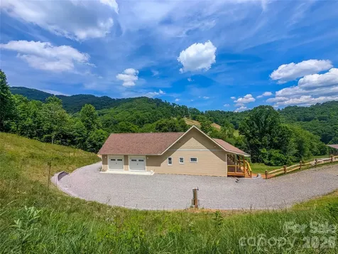 338 Majestic Mountain Drive Burnsville NC 28714