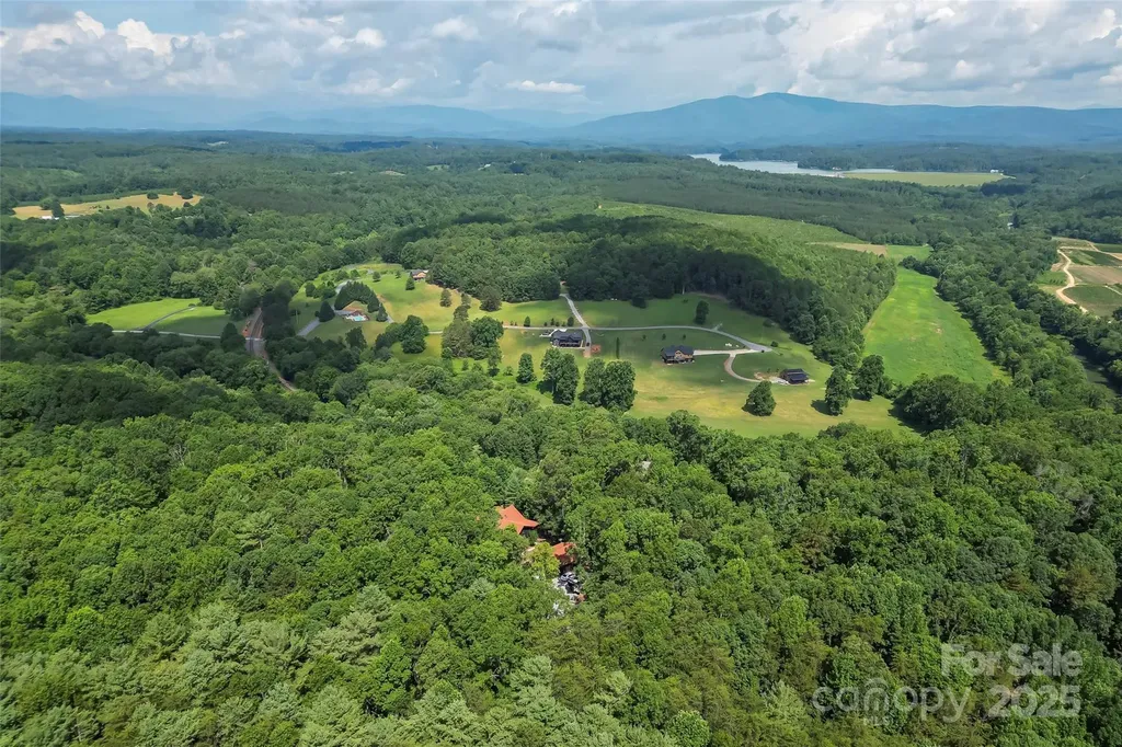 279 Outback Trail Nebo NC 28761