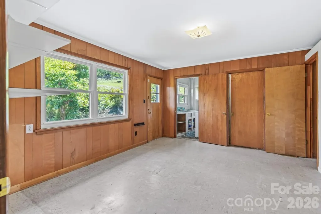 160 Mclean Road Weaverville NC 28787