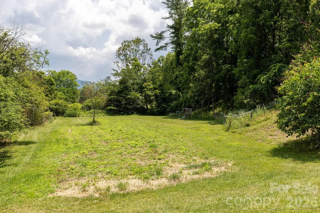160 Mclean Road Weaverville NC 28787