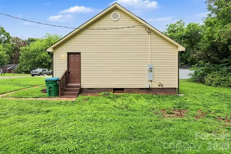 202 S Pinchback Avenue Bessemer City NC 28016