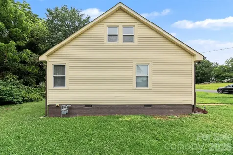 202 S Pinchback Avenue Bessemer City NC 28016