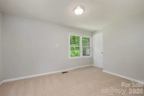 202 S Pinchback Avenue Bessemer City NC 28016