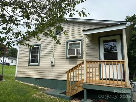 2321 Cline Street Statesville NC 28677