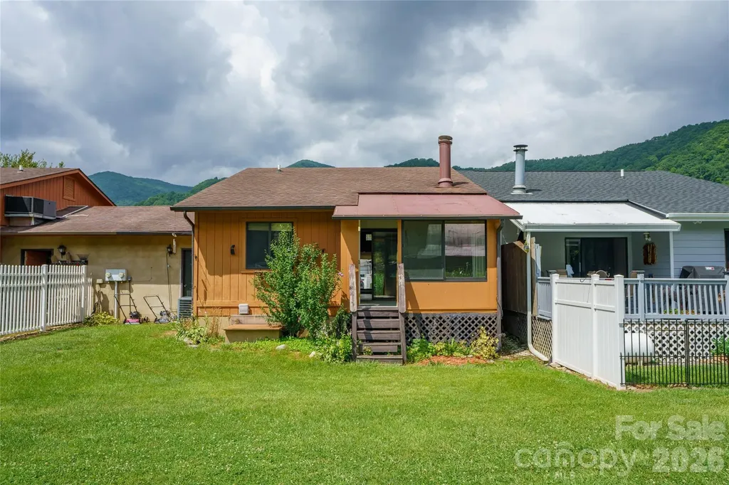 94 Market Street Maggie Valley NC 28751