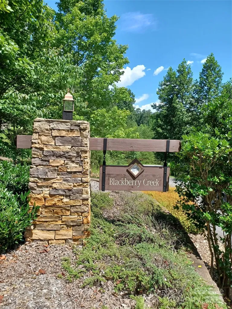 31 Hull Avenue Nebo NC 28761