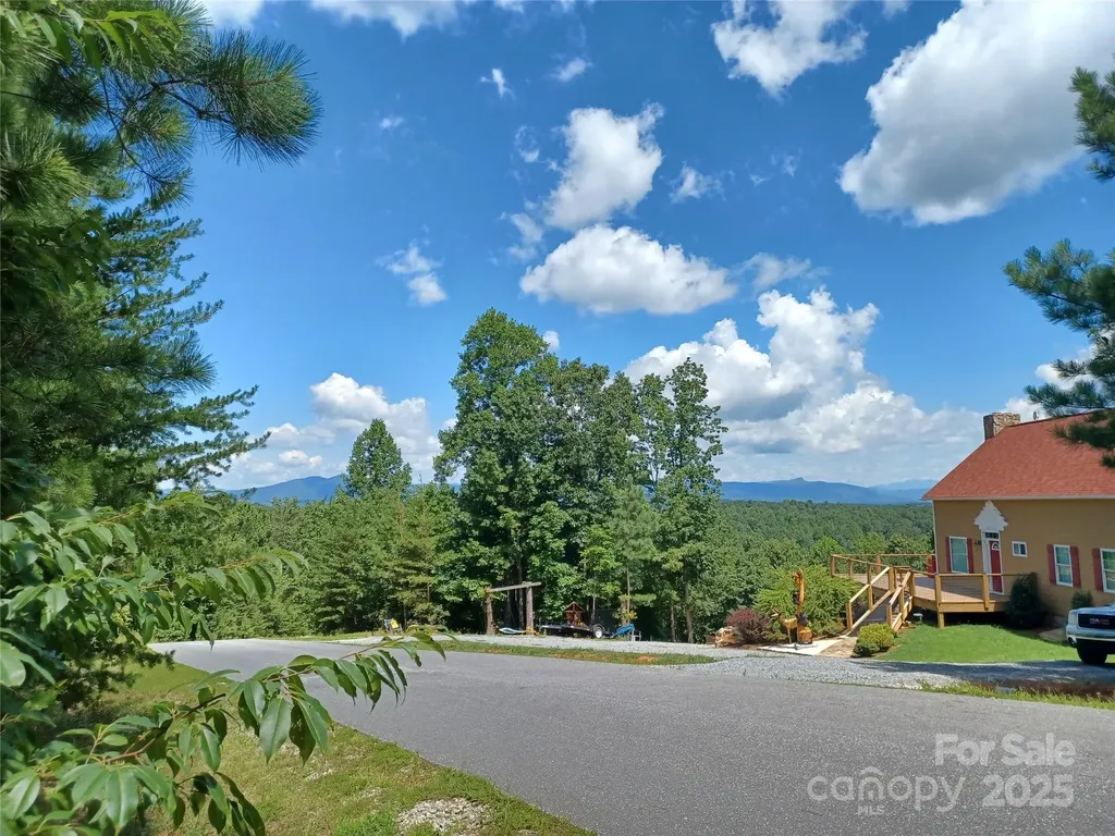 31 Hull Avenue Nebo NC 28761