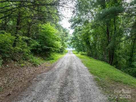 40 Sedgefield Place Clyde NC 28721