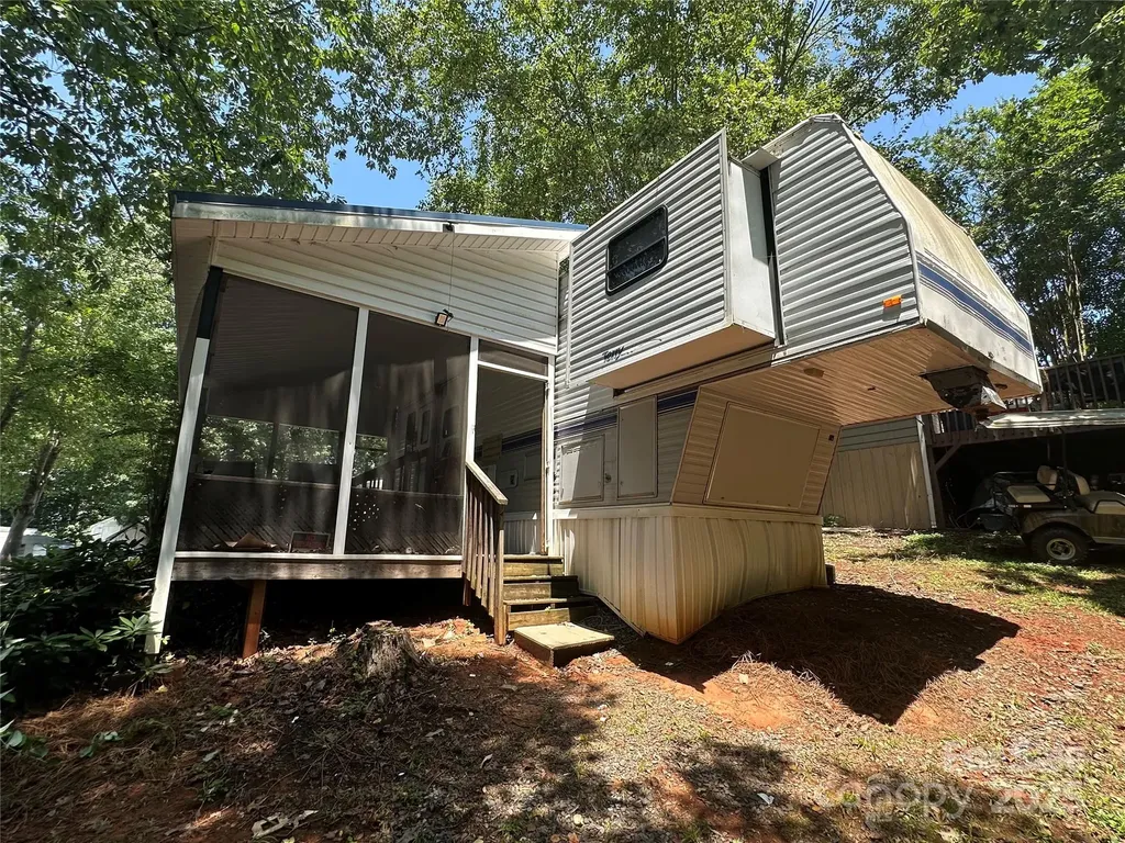 111 Deerfield Drive New London NC 28127