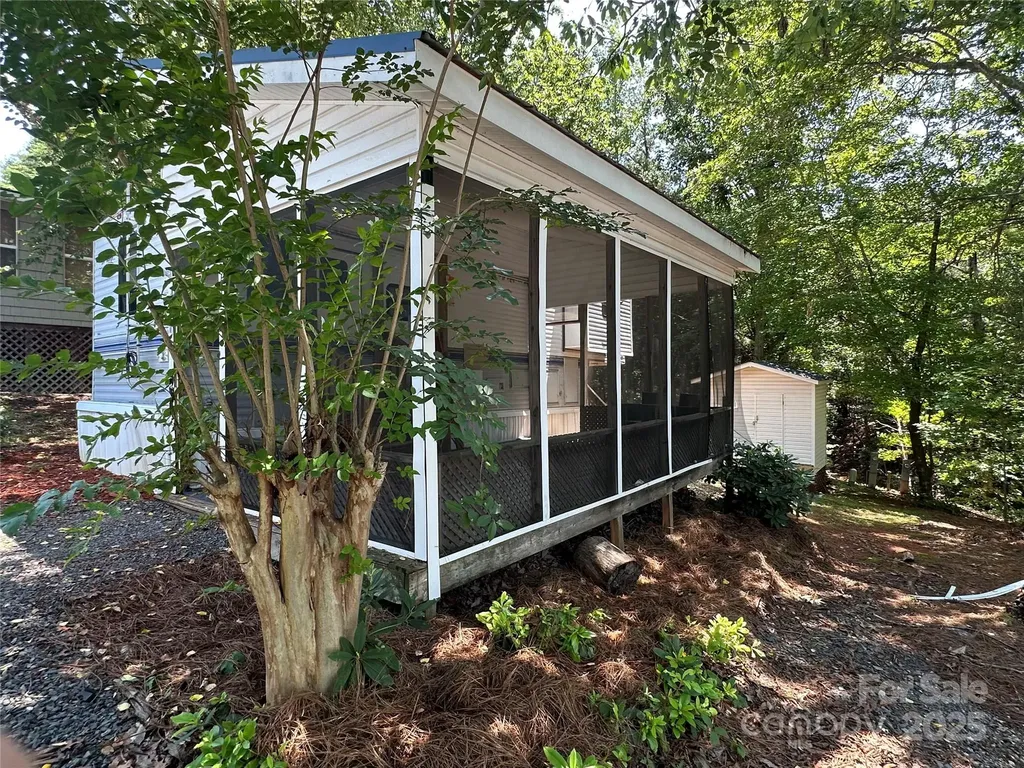 111 Deerfield Drive New London NC 28127