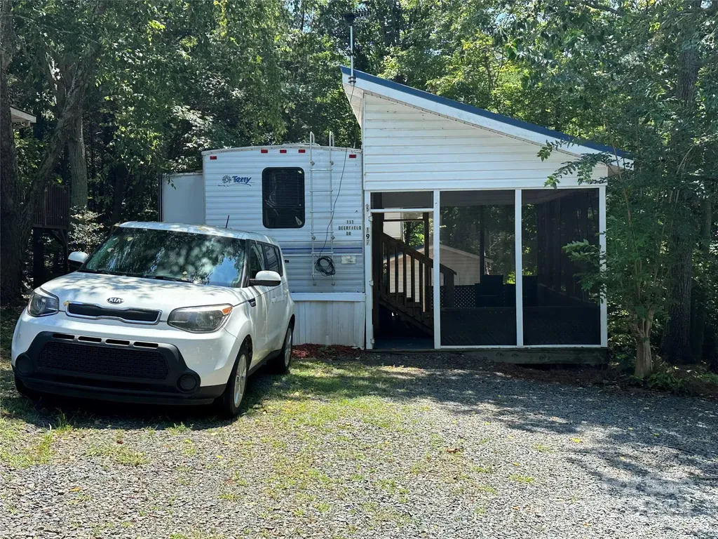 111 Deerfield Drive New London NC 28127