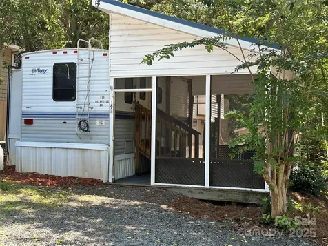 111 Deerfield Drive New London NC 28127