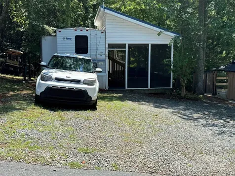 111 Deerfield Drive New London NC 28127