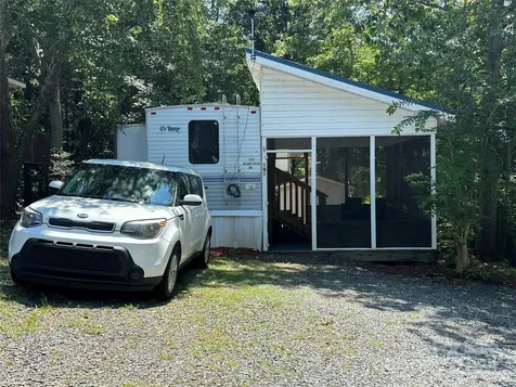 111 Deerfield Drive New London NC 28127