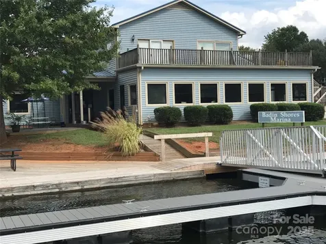 111 Deerfield Drive New London NC 28127
