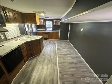 111 Deerfield Drive New London NC 28127