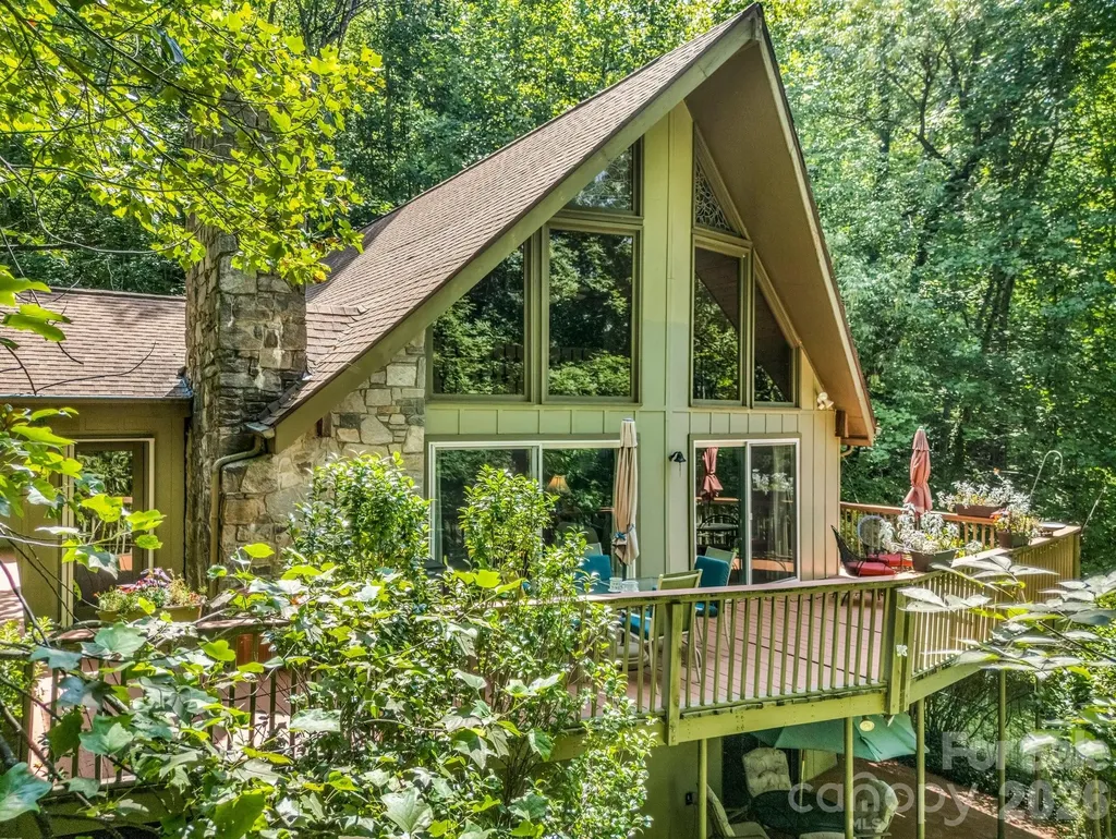 126 Sleeping Bear Lane Lake Lure NC 28746