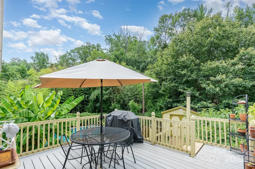 4124/4118 Oakwood Road Charlotte NC 28269