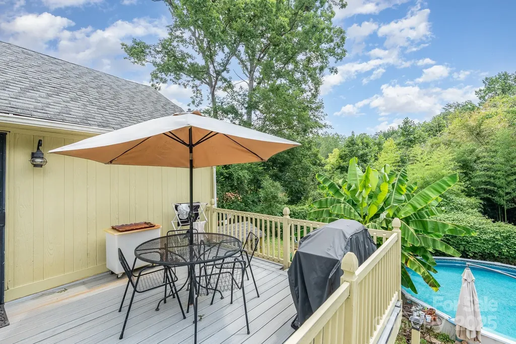 4124/4118 Oakwood Road Charlotte NC 28269