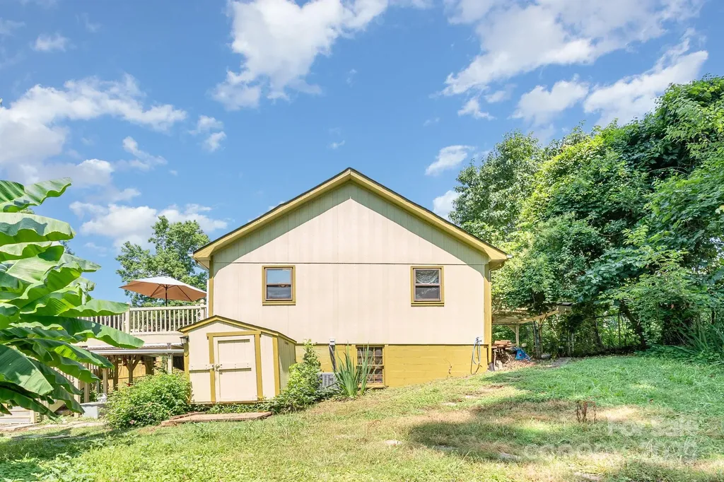 4124/4118 Oakwood Road Charlotte NC 28269