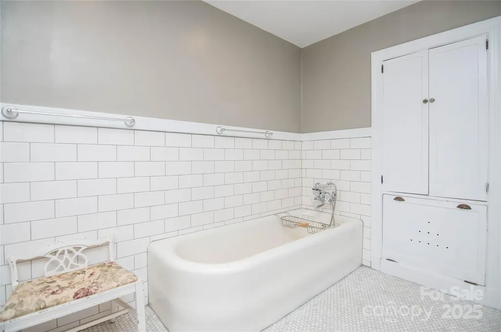 1220 N Piedmont Avenue Kings Mountain NC 28086