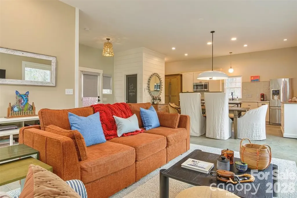 195 Jordan Street Hendersonville NC 28739