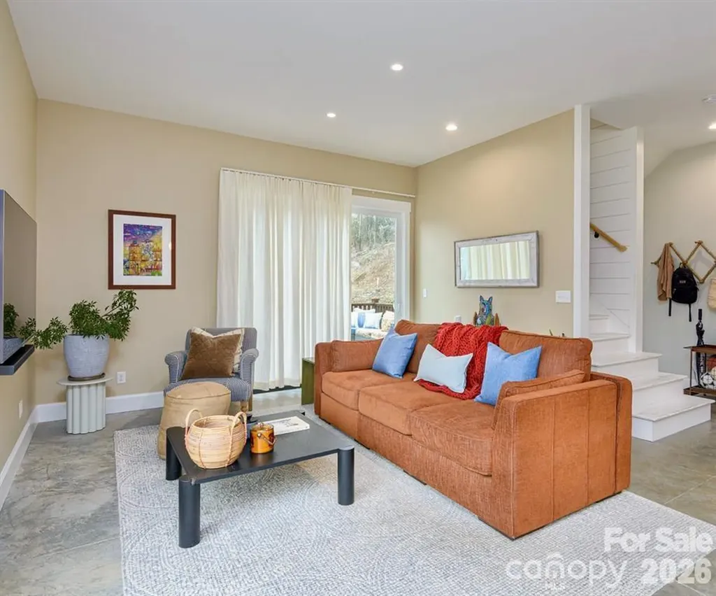 195 Jordan Street Hendersonville NC 28739