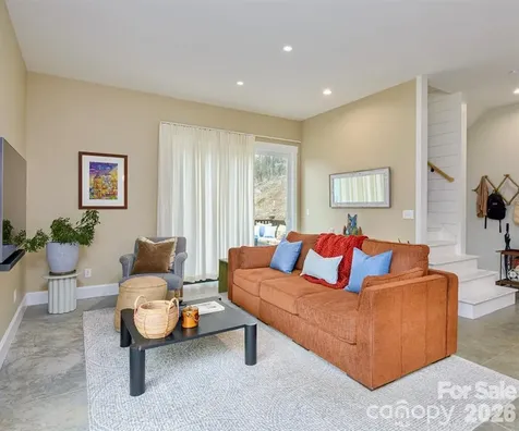 195 Jordan Street Hendersonville NC 28739