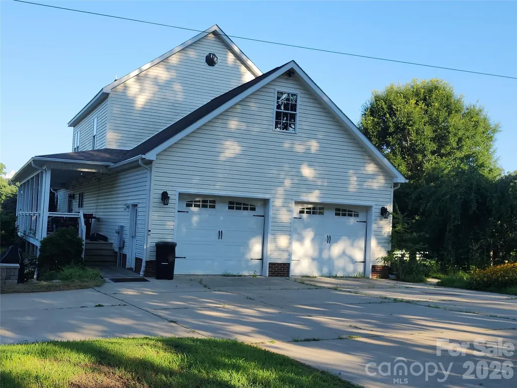 7160 Old Us Highway 421 Staley NC 27355
