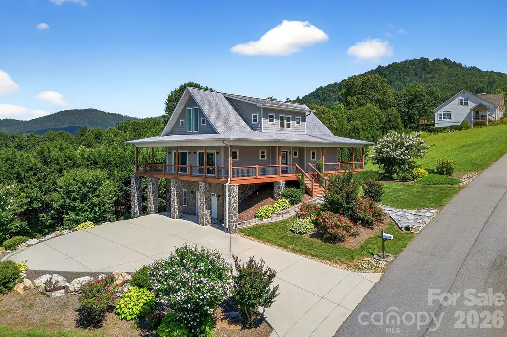 4 Stars Forever Drive Black Mountain NC 28711