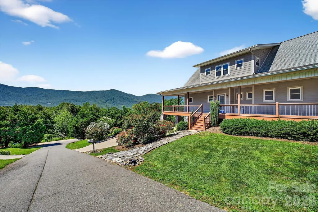 4 Stars Forever Drive Black Mountain NC 28711