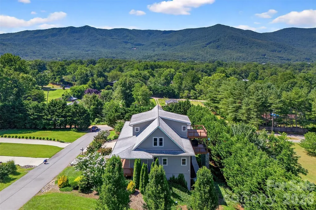 4 Stars Forever Drive Black Mountain NC 28711