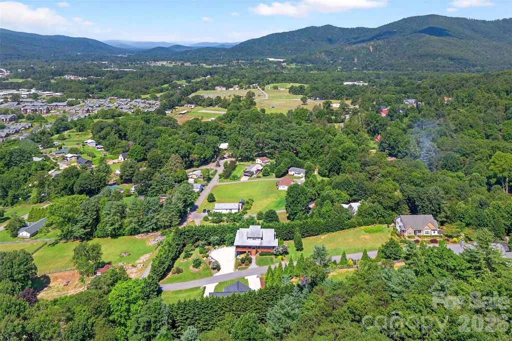 4 Stars Forever Drive Black Mountain NC 28711