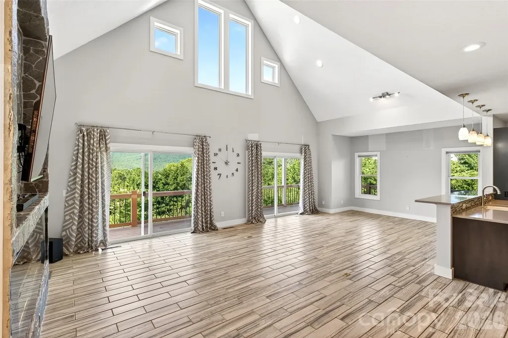 4 Stars Forever Drive Black Mountain NC 28711